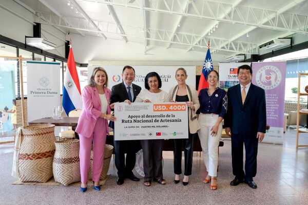 Artesanas reciben capital semilla para desarrollo de “Ruta de la Artesanía” - .::Agencia IP::.