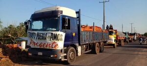 Tobatí solidario: oleros hicieron llegar camiones con materiales a damnificados de Guaicá - Nacionales - ABC Color