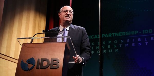 El BID insta a Am茅rica Latina a aprovechar la "oportunidad" de la transici贸n energ茅tica - Revista PLUS