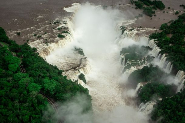 Más de 24 mil personas pasaron por las Cataratas durante feriado largo - La Clave