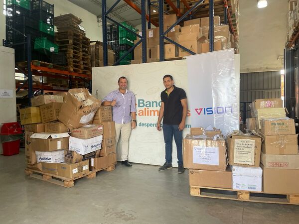 Más de 1500 kilos de alimentos: Visión estuvo presente en la colecta de Banco de Alimentos - trece