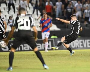 Martín Silva: “El resultado es importante, porque seguimos dependiendo de nosotros” - Fútbol - ABC Color