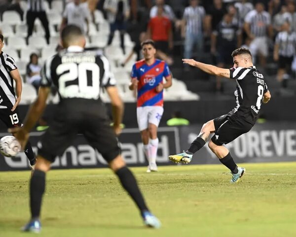 Martín Silva: “El resultado es importante, porque seguimos dependiendo de nosotros” - Fútbol - ABC Color