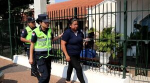 Apresan a funcionaria de Educación que ofrecía “cargos” a cambio de dinero