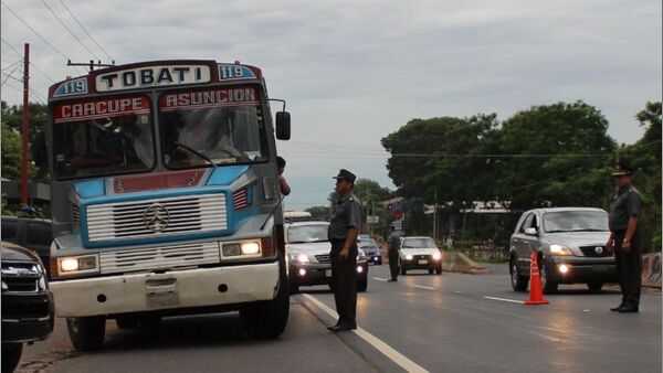Dinatrán anuncia los horarios para buses hasta Caacupé por fiesta de la Virgen