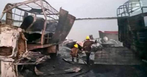 La Nación / Reportan dos muertos tras explosión de camiones