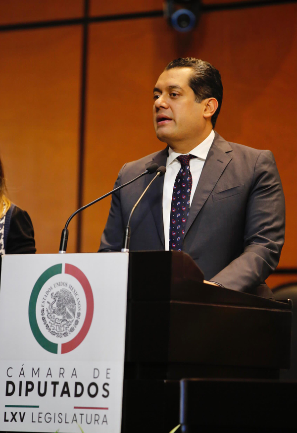 Diputado impulsa cambios legales para revelar información oficial sobre ovnis en México - MarketData