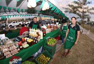 Arrancó la feria de la agricultura familiar campesina en la Costanera de Asunción - .::Agencia IP::.
