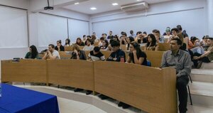 Realizan charla sobre el Régimen de Zonas Francas ante universitarios