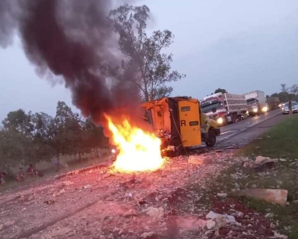 Violento asalto a transportadora deja dos muertos y varios heridos - trece