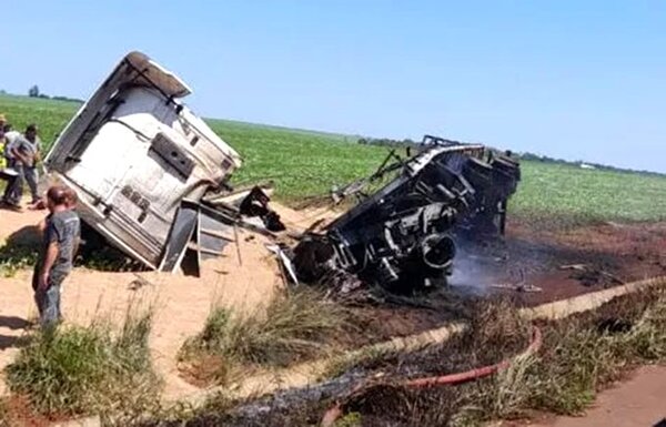 Choque entre camión y camioneta deja un muerto y un herido sobre Ruta PY07