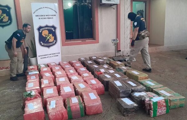 Incautan más de 800 kilos de marihuana a orillas del lago Itaipú - ABC en el Este - ABC Color