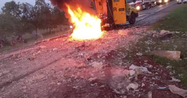 La Nación / Utilizaron dinamita en gel para explosionar el camión de caudales