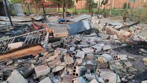 Diario HOY | Familia quedó en la calle tras incendio de su vivienda