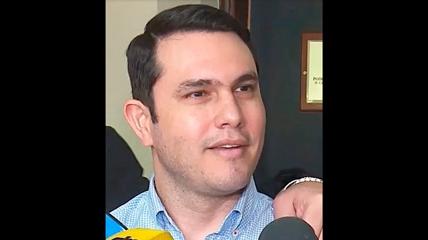 Hernán Rivas en el centro de la controversia por propuesta de creación de Universidad René Cassin