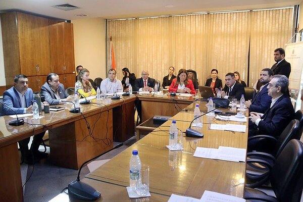 PGN 2024: Comisión de Diputados rechazó aumentos salariales para altas autoridades - MarketData
