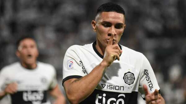 Fernández se disculpa por su gesto