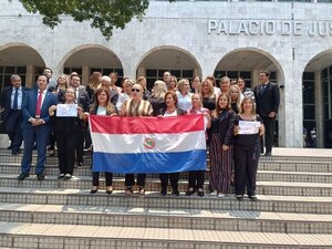Magistrados se manifiestan por aumento salarial - Judiciales.net