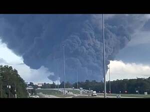 Terror en Texas: explosión de planta química y orden de refugio