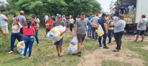 Entregan kits de alimentos a damnificados de Villa Florida - Nacionales - ABC Color