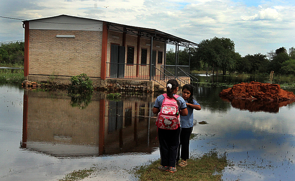 MEC recomienda clase virtual y cierre de los procesos en instituciones afectadas por la inundación
