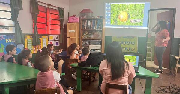 La Nación / Innovador programa de aprendizaje de inglés con realidad aumentada llegó a Viñas Cué