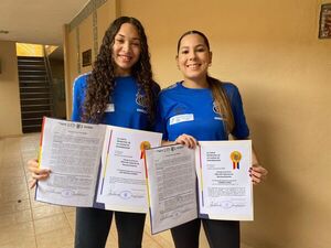 Jóvenes encarnacenas destacadas en el Handball reciben reconocimiento de la Junta Municipal