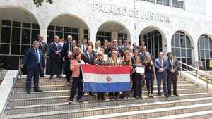 Jueces se manifiestan para exigir reajuste salarial en el PGN 2024