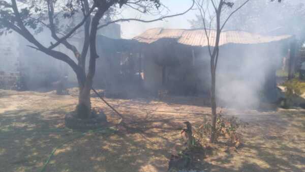 Fuego consume una precaria vivienda en asentamiento de Concepción