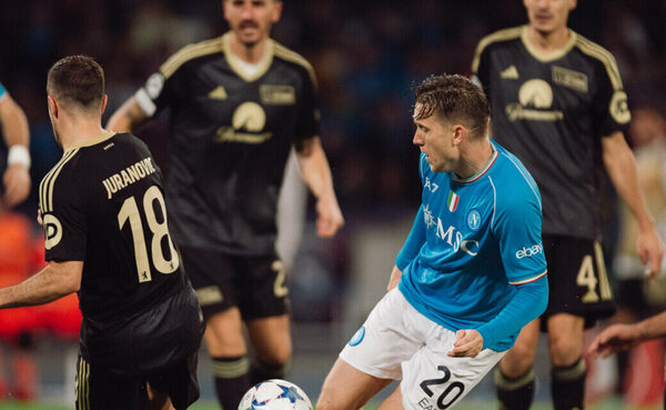 Versus / Napoli y el Unión Berlin se neutralizan en un electrizante juego
