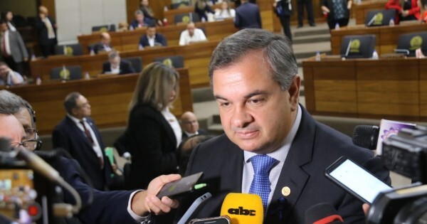 Las bancadas coloradas se unifican en Diputados y el abdismo queda al borde de la desaparición