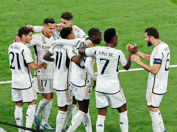Versus / Real Madrid triunfó sin despeinarse y se anota en los octavos de final