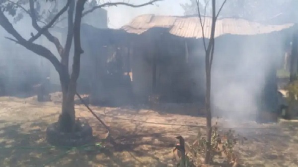 Precaria vivienda consumida tras voráz incendio en Concepción - Noticias Paraguay