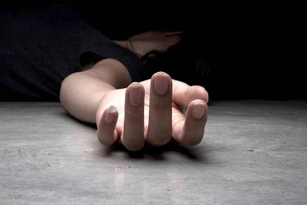 Diario HOY | Condena de casi 30 años a feminicida que mató a apuñaladas a su esposa