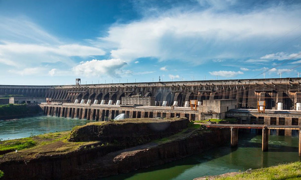 Reincorporarán a 165 funcionarios de los 187 que fueron desvinculados de Itaipú