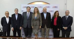 La Nación / Liz Cramer asumió la presidencia ejecutiva