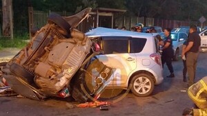 Violento choque de autos deja dos fallecidos sobre la Transchaco