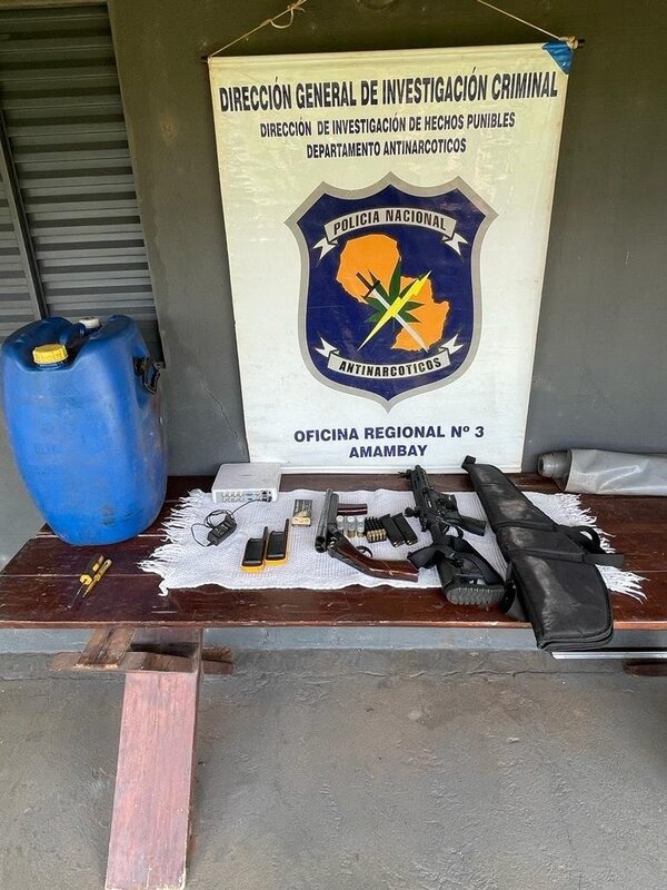 En allanamiento a inmueble rural, hallan pista clandestina para avioneta y armas - Radio Imperio 106.7 FM