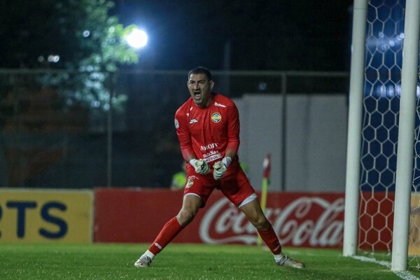 Víctor Samudio tapó dos penales a Guaraní y Trinidense jugará la final de Copa Paraguay | 1000 Noticias