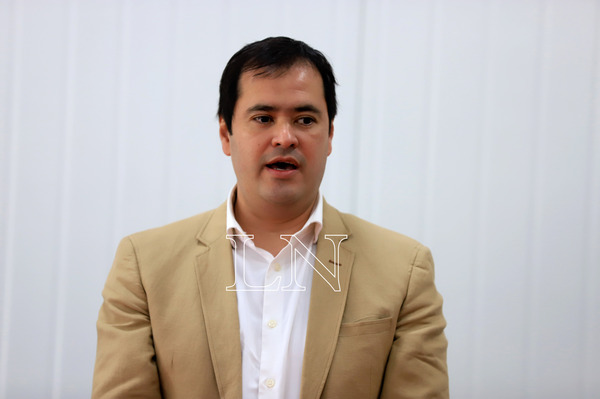 Diario HOY | Diputado dice que no se refirió a ninguna colega con frase: “Locas del Congreso”