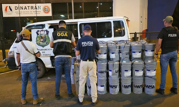 Un conductor fue imputado por transportar 1.580 litros de aceite de motor de origen argentino