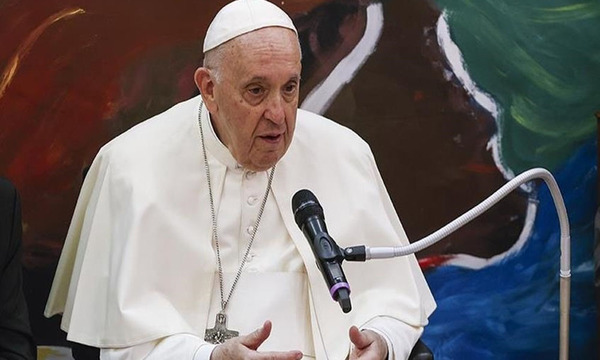 El papa Francisco dice que violencia de género es una “hierba venenosa” que “debe ser eliminada”