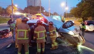 Un policía y una joven mueren en impactante choque en Asunción •