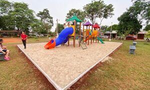 Inauguran parque infantil en barrio Puerta del Sol de Hernandarias