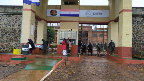 Allanaron el penal de Itapúa tras explosión y asalto a transportador de caudales