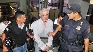 Exrector de la UNA se entregó para cumplir condena de tres años de cárcel | 1000 Noticias
