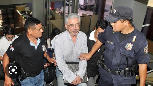 Exrector de la UNA se entregó para cumplir condena de tres años de cárcel | 1000 Noticias