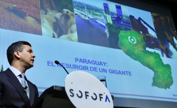 Peña presenta ventajas de Paraguay a industriales chilenos