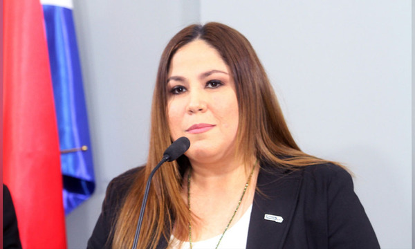 Patricia Samudio y su esposo José Costa tienen orden de captura por caso agua tónica de Petropar