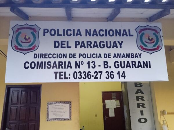 Hurtan una motocicleta del patio de una vivienda en el barrio Guaraní